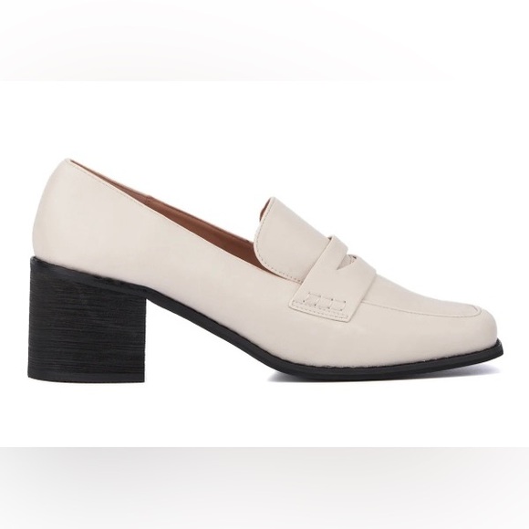 NWOT Penny Round Toe Heeled Loafer - Picture 2 of 5